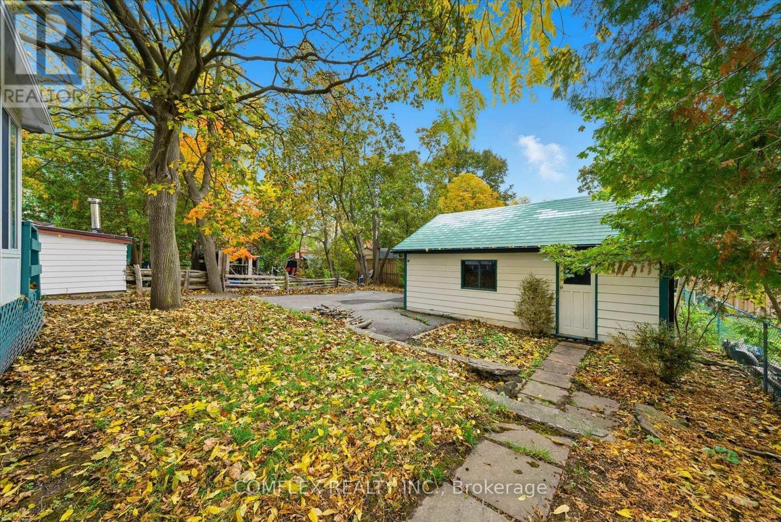 68 Cambridge Street N, Kawartha Lakes, ON - Outdoor