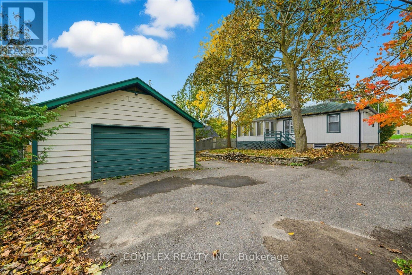 68 Cambridge Street N, Kawartha Lakes, ON - Outdoor