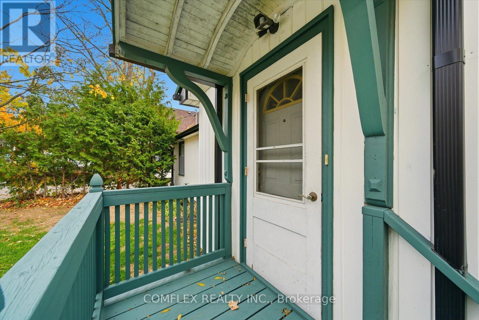 68 Cambridge Street N, Kawartha Lakes, ON - Outdoor With Exterior