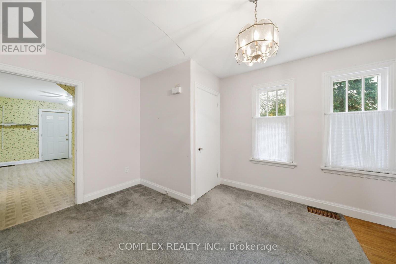 68 Cambridge Street N, Kawartha Lakes, ON - Indoor Photo Showing Other Room