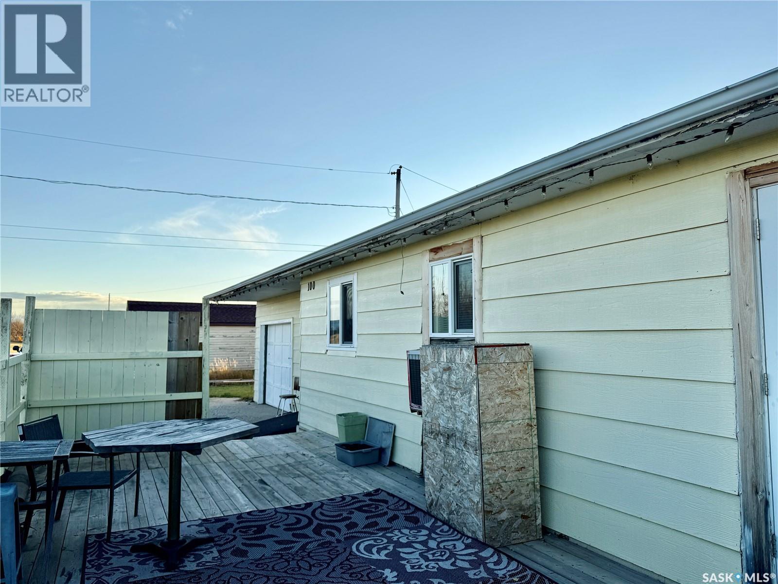 100 Main Street, Aylesbury, SK - Outdoor With Exterior