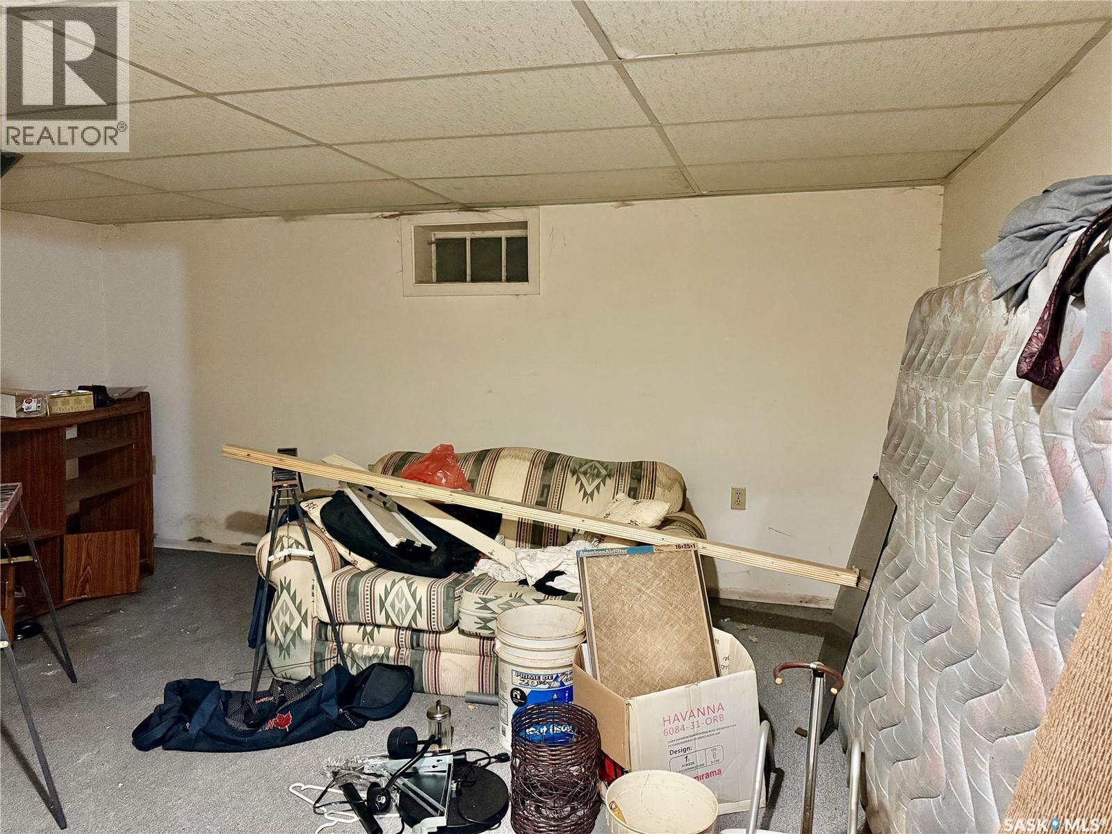 100 Main Street, Aylesbury, SK - Indoor