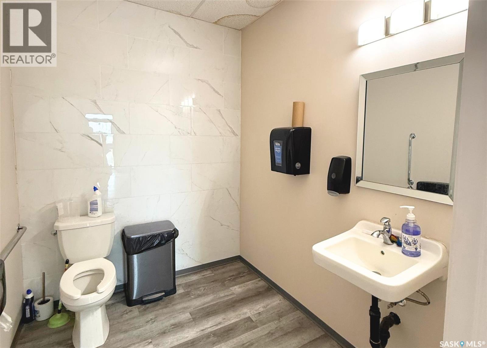 1 212 Central Street, Warman, SK