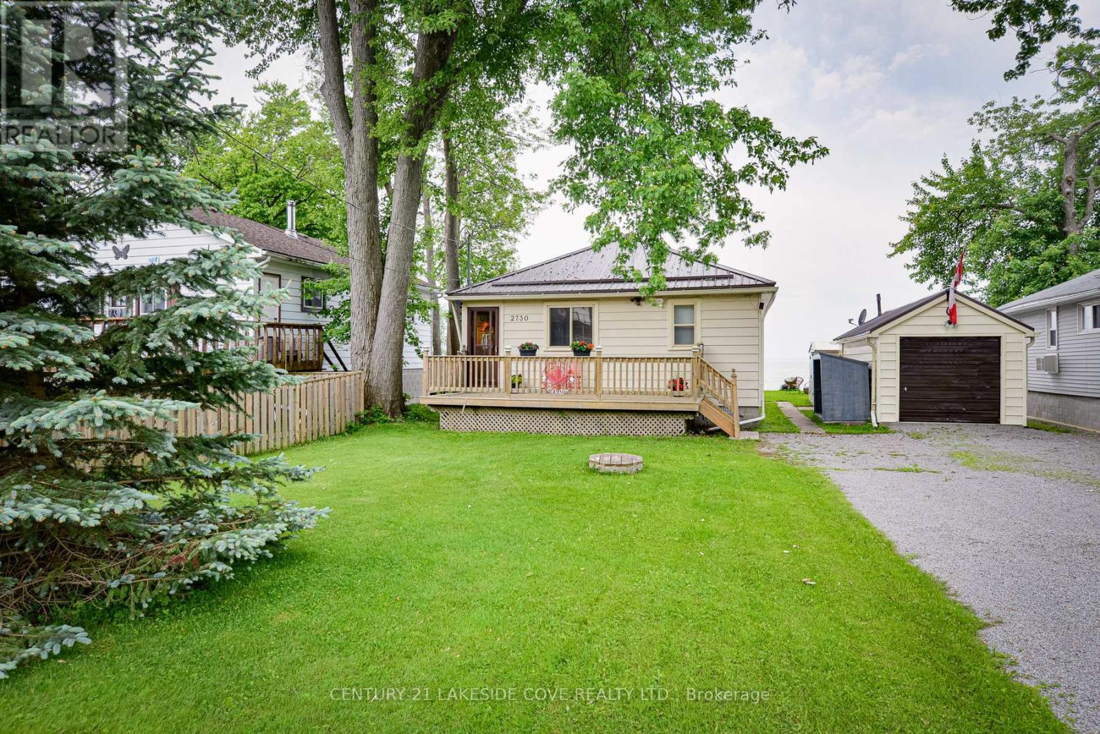 Level Yard - 2730 Lone Birch Trail N, Ramara, ON - Outdoor With Deck Patio Veranda