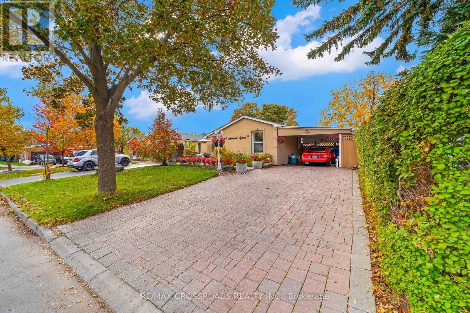 49 Tunmead Square, Toronto, ON - Outdoor