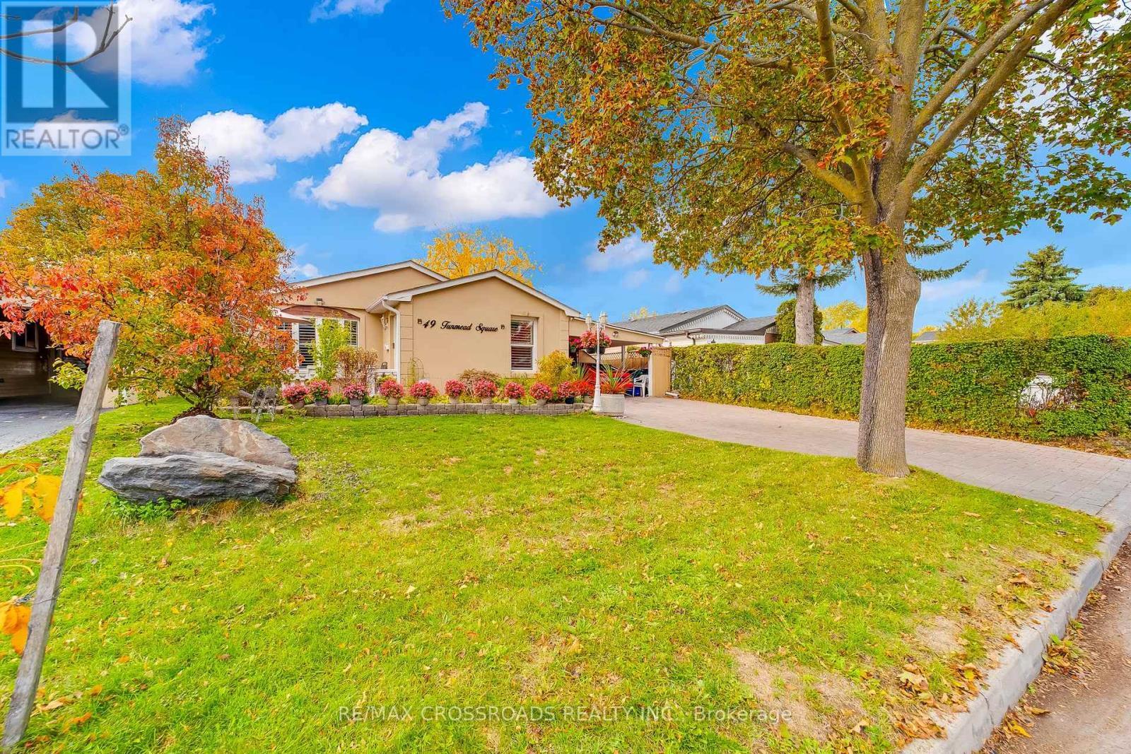 49 Tunmead Square, Toronto, ON - Outdoor