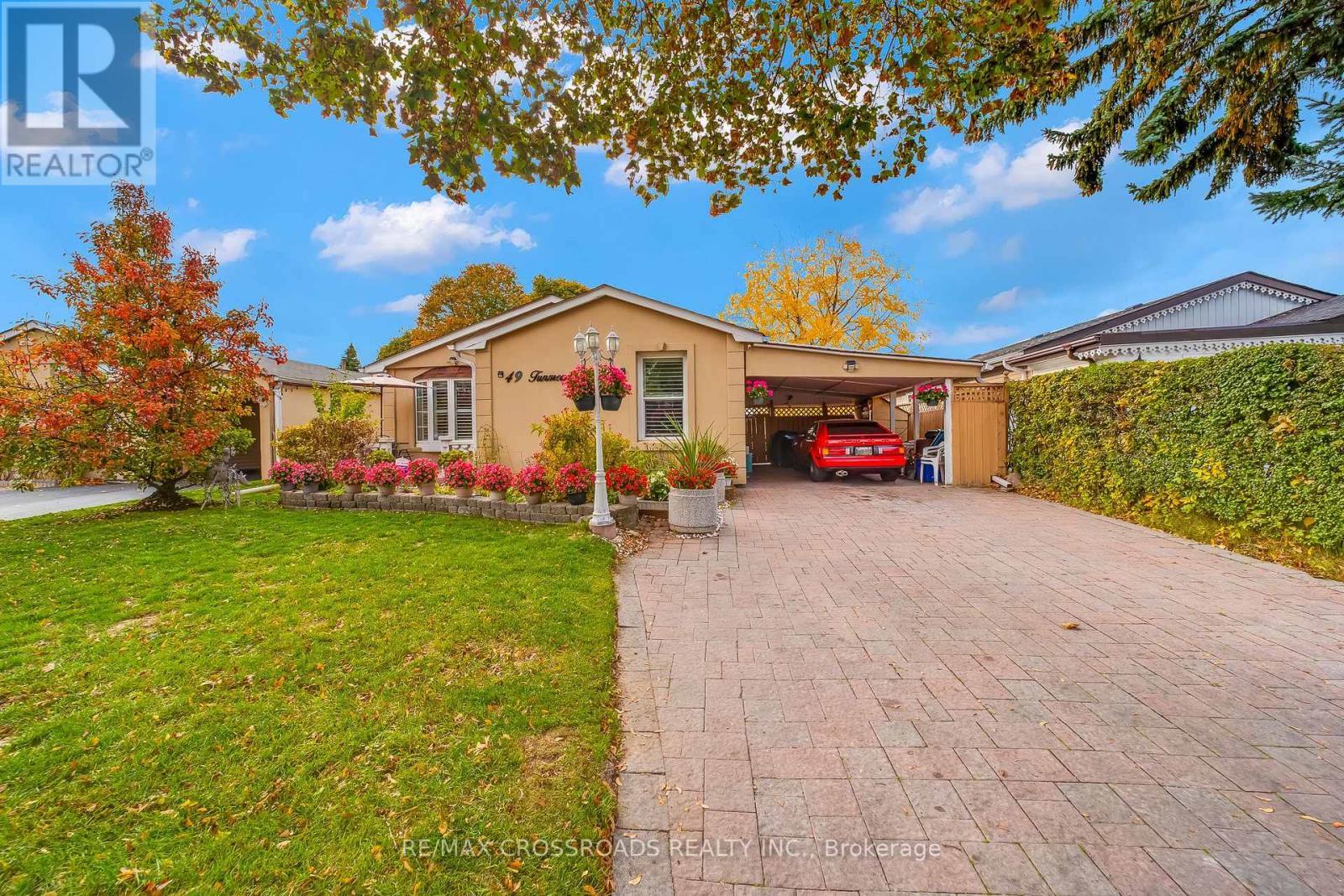 49 Tunmead Square, Toronto, ON - Outdoor