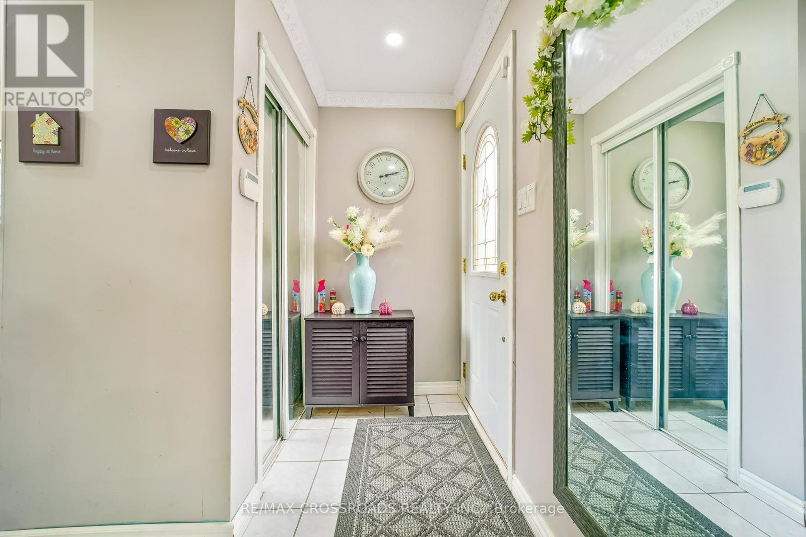 49 Tunmead Square, Toronto, ON - Indoor Photo Showing Other Room