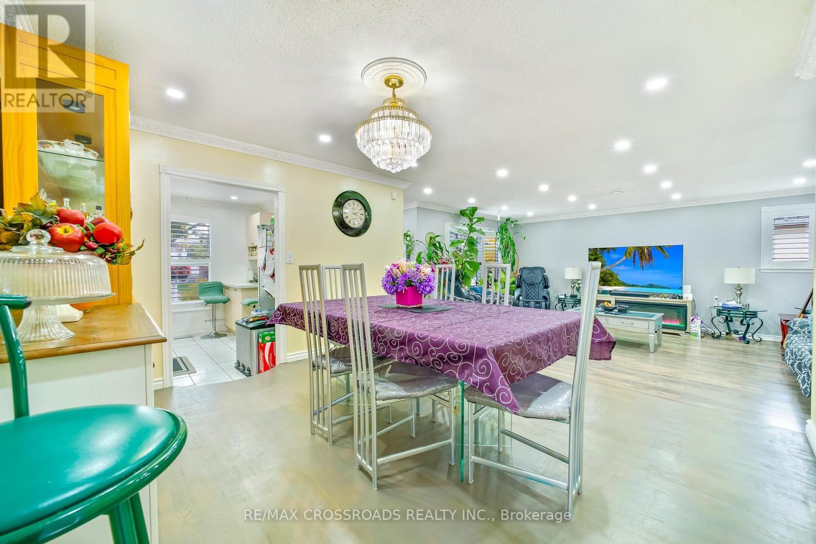 49 Tunmead Square, Toronto, ON - Indoor