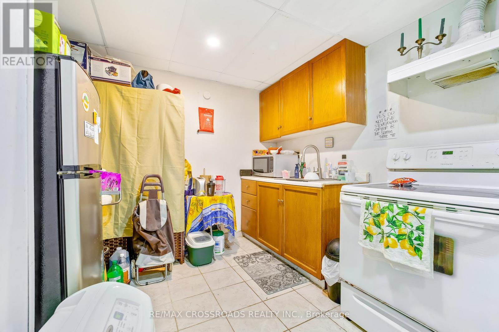 49 Tunmead Square, Toronto, ON - Indoor