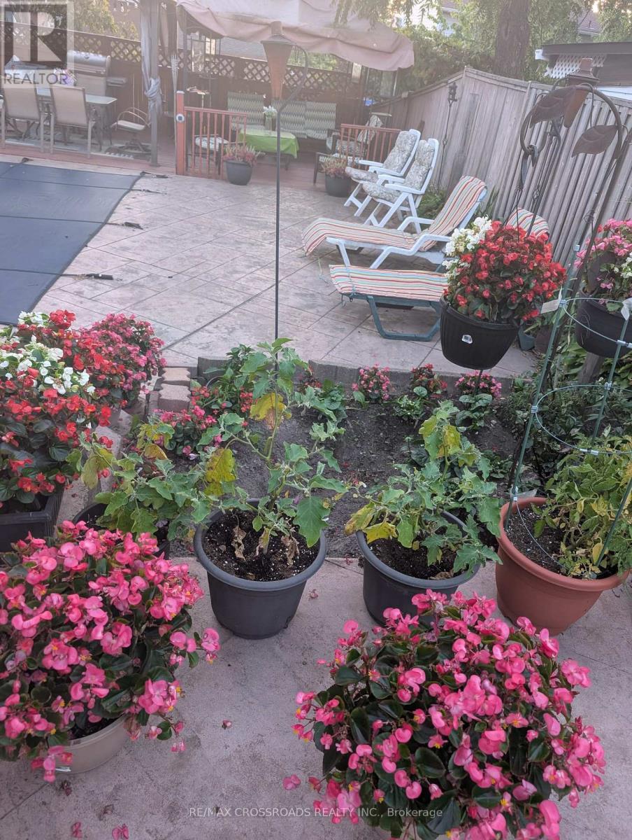 49 Tunmead Square, Toronto, ON - Outdoor