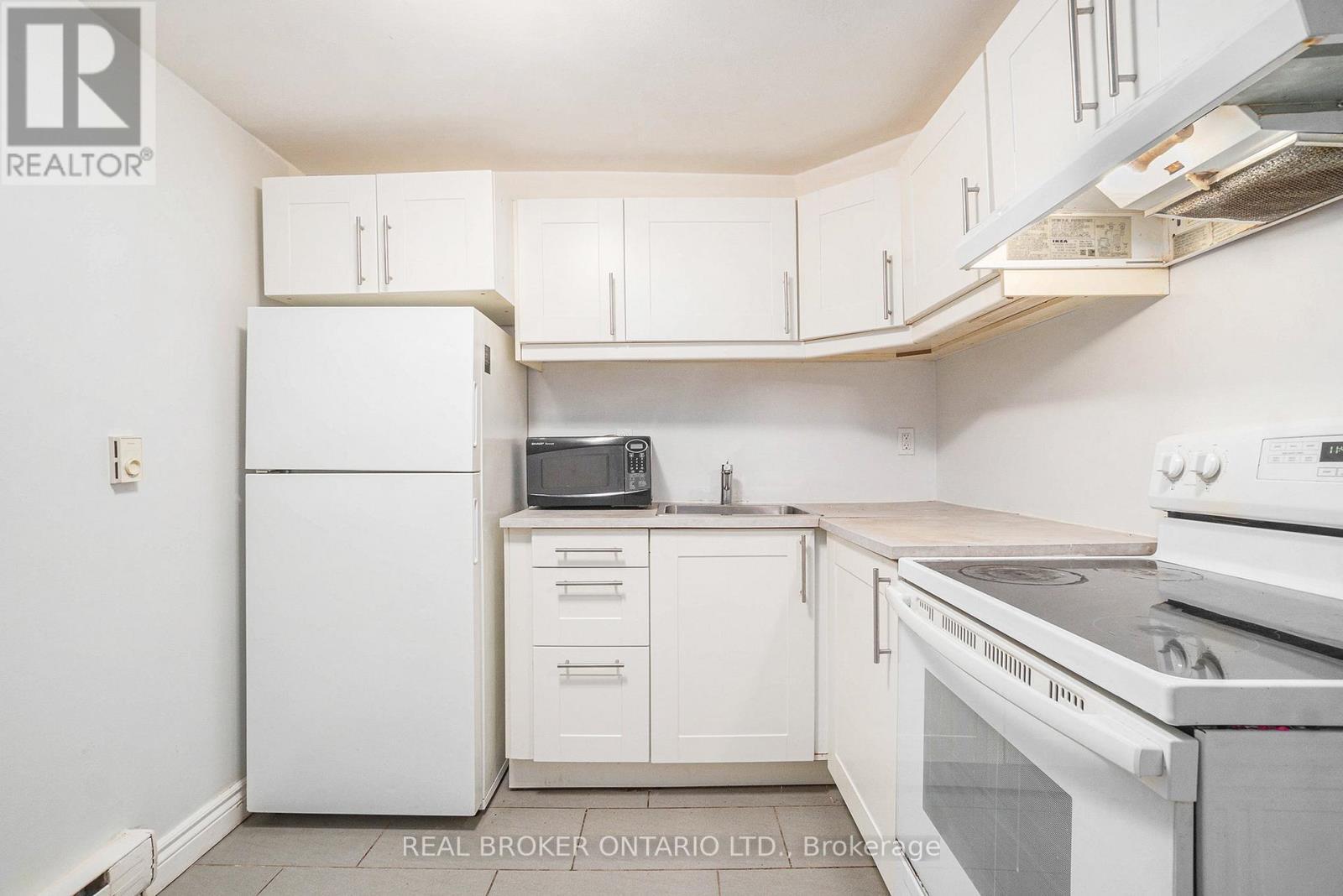 295 St. Andrew Street, Ottawa, ON - Indoor Photo Showing Kitchen