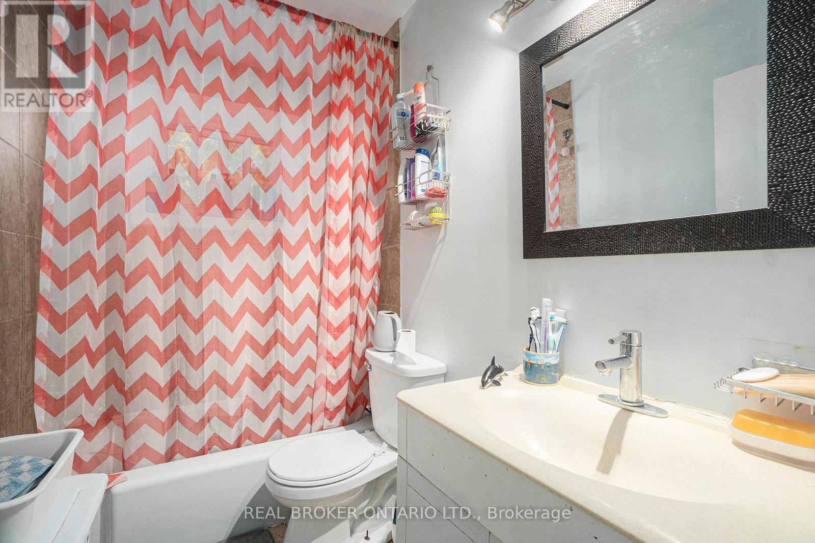 295 St. Andrew Street, Ottawa, ON - Indoor Photo Showing Bathroom