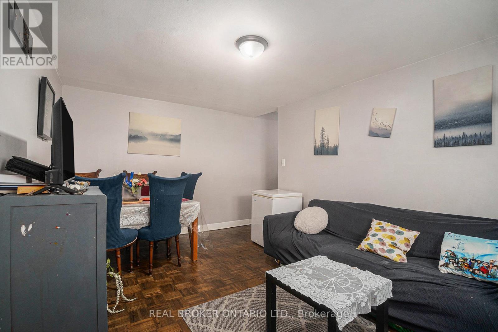 295 St. Andrew Street, Ottawa, ON - Indoor