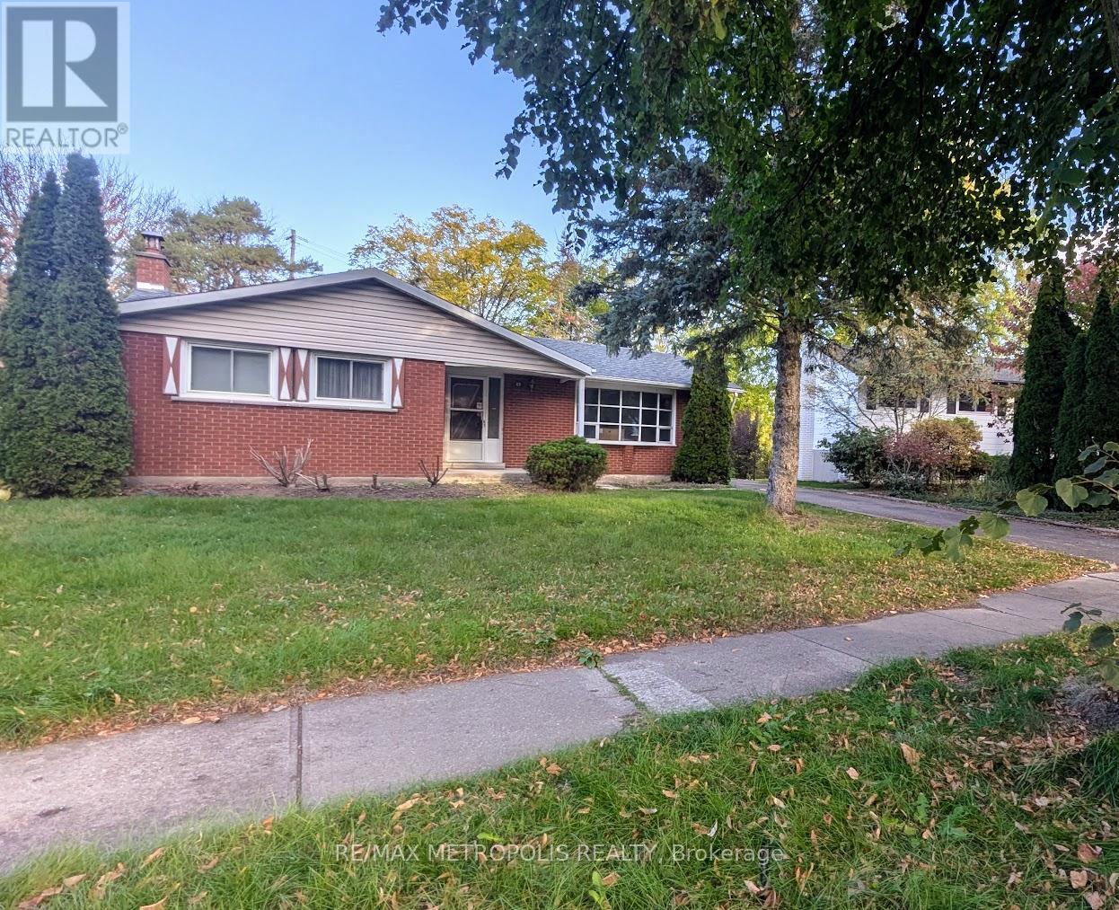 83 Longwood Drive, Waterloo, ON - Outdoor