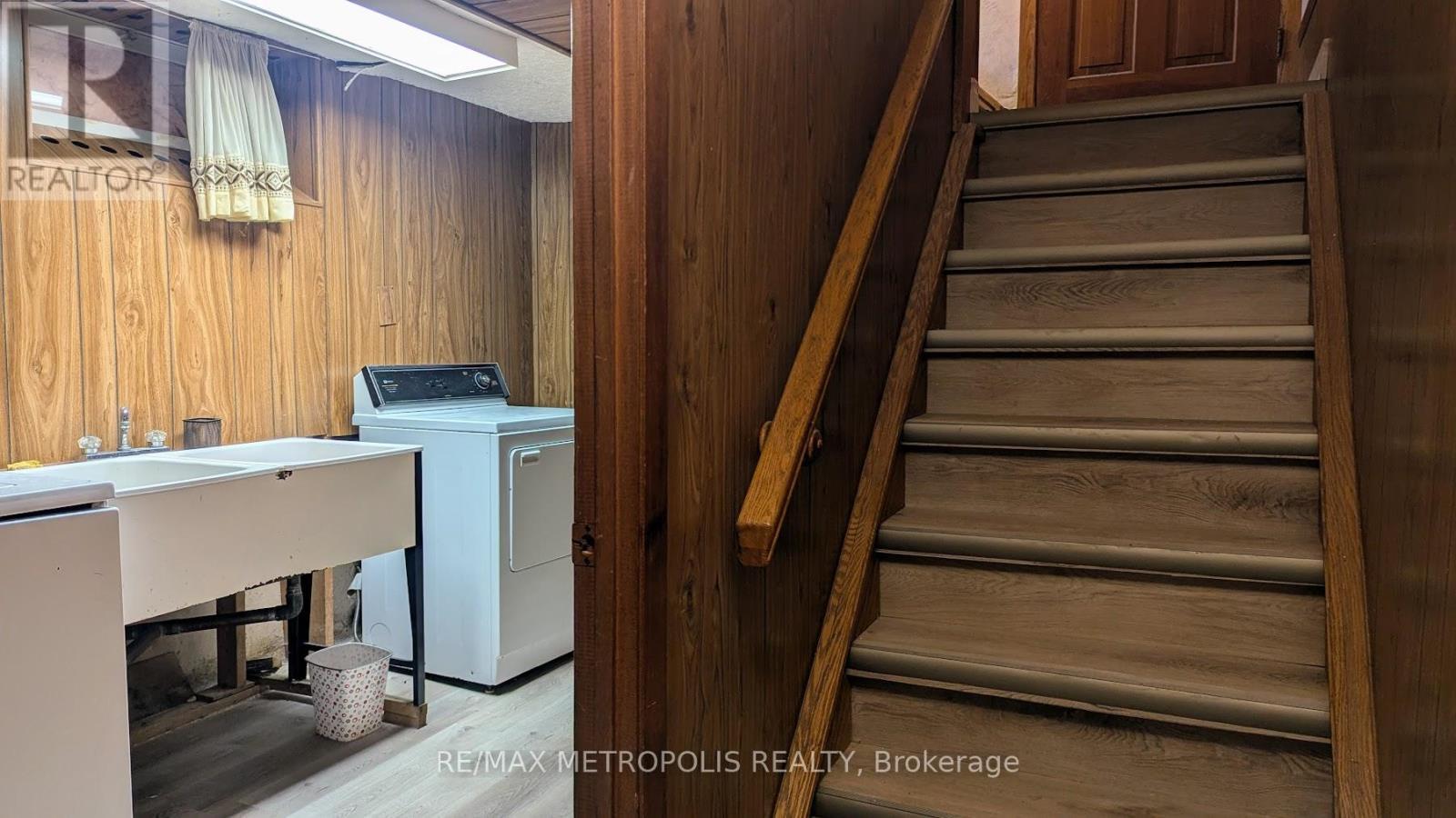 83 Longwood Drive, Waterloo, ON - Indoor Photo Showing Laundry Room