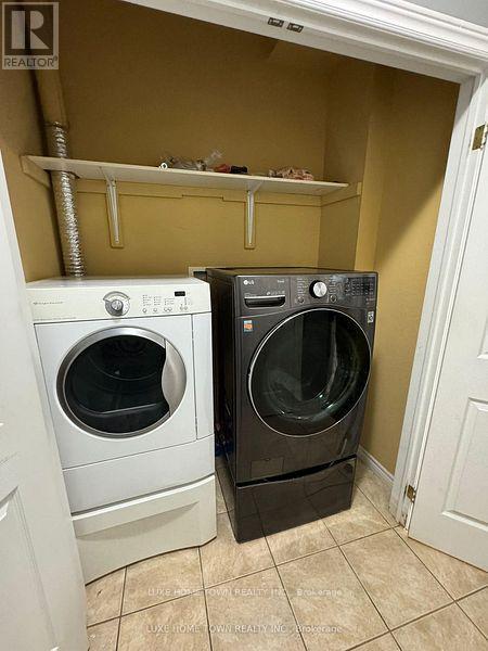 28 Lemonwood(Upper) Place, Cambridge, ON - Indoor Photo Showing Laundry Room