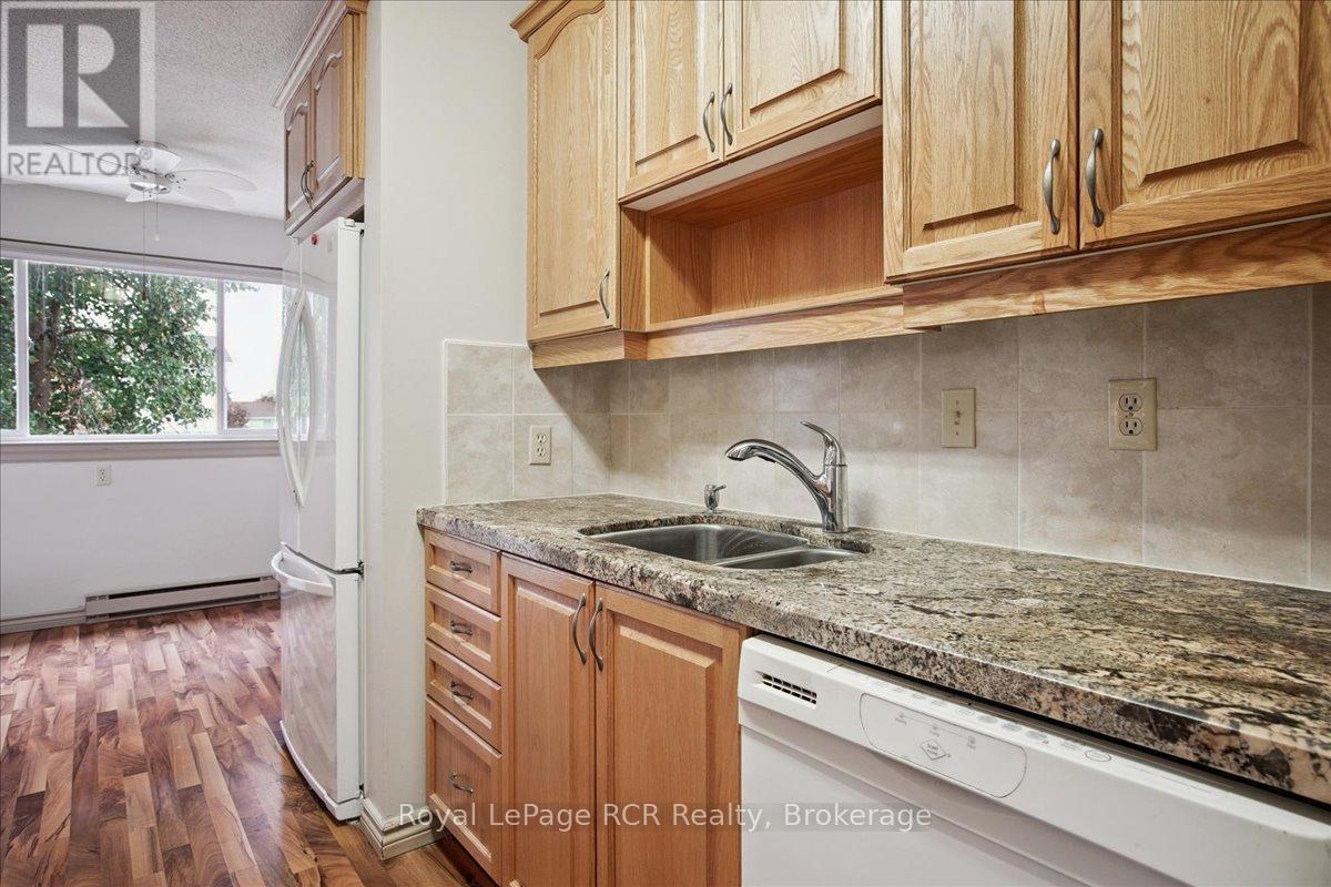85 - 85 Laurie Crescent, Owen Sound, ON - Indoor Photo Showing Kitchen With Double Sink
