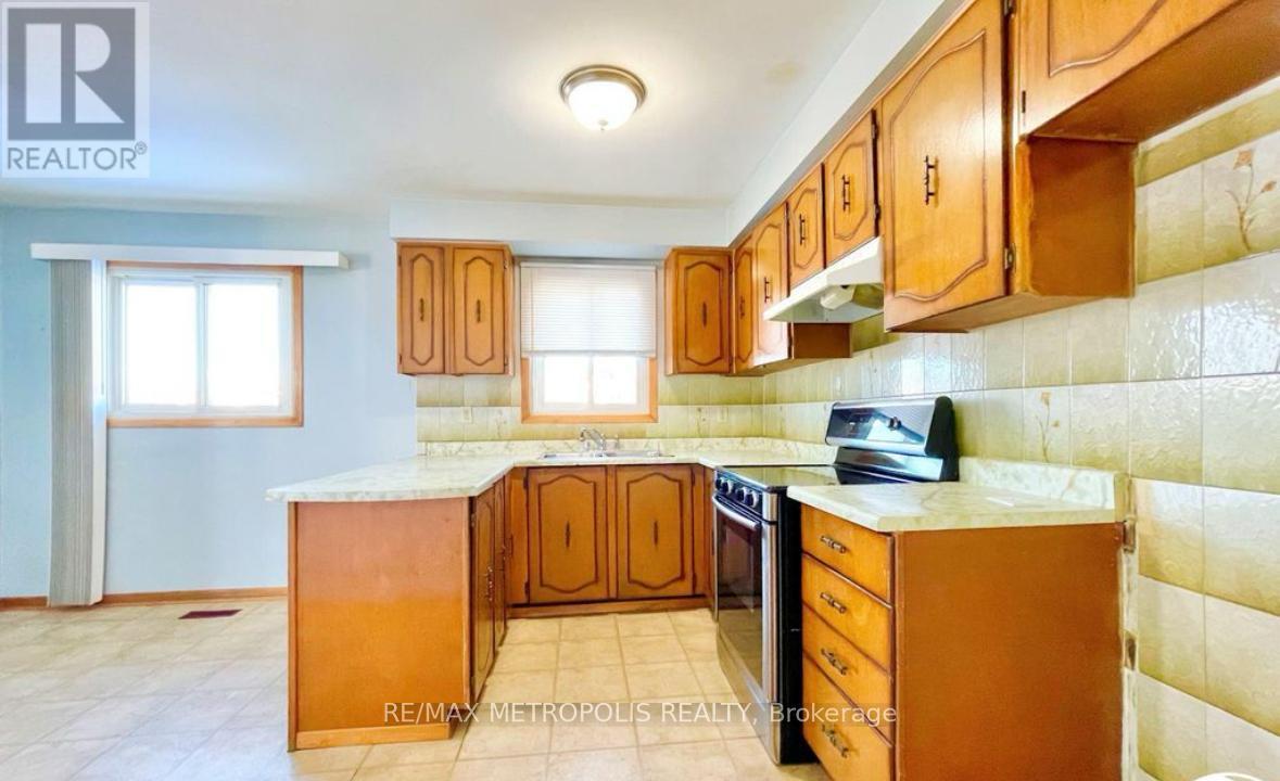 3 Prairie Dunes Place, Vaughan, ON - Indoor Photo Showing Kitchen