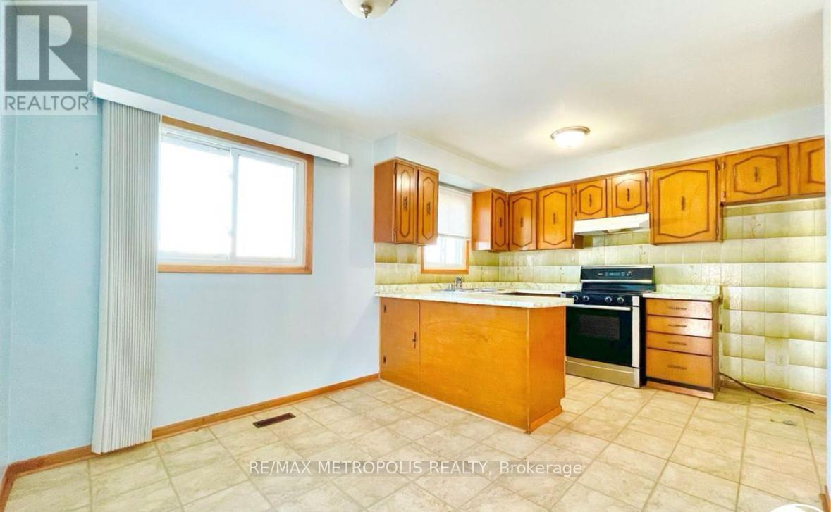 3 Prairie Dunes Place, Vaughan, ON - Indoor Photo Showing Kitchen