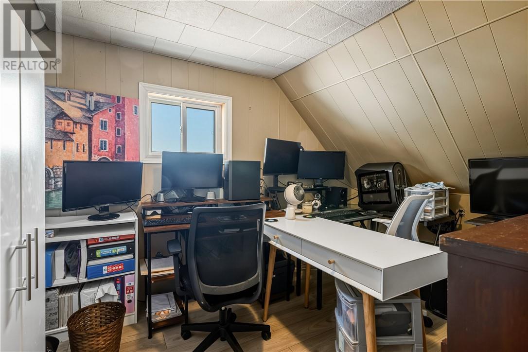 5 Rutland, Warren, ON - Indoor Photo Showing Office