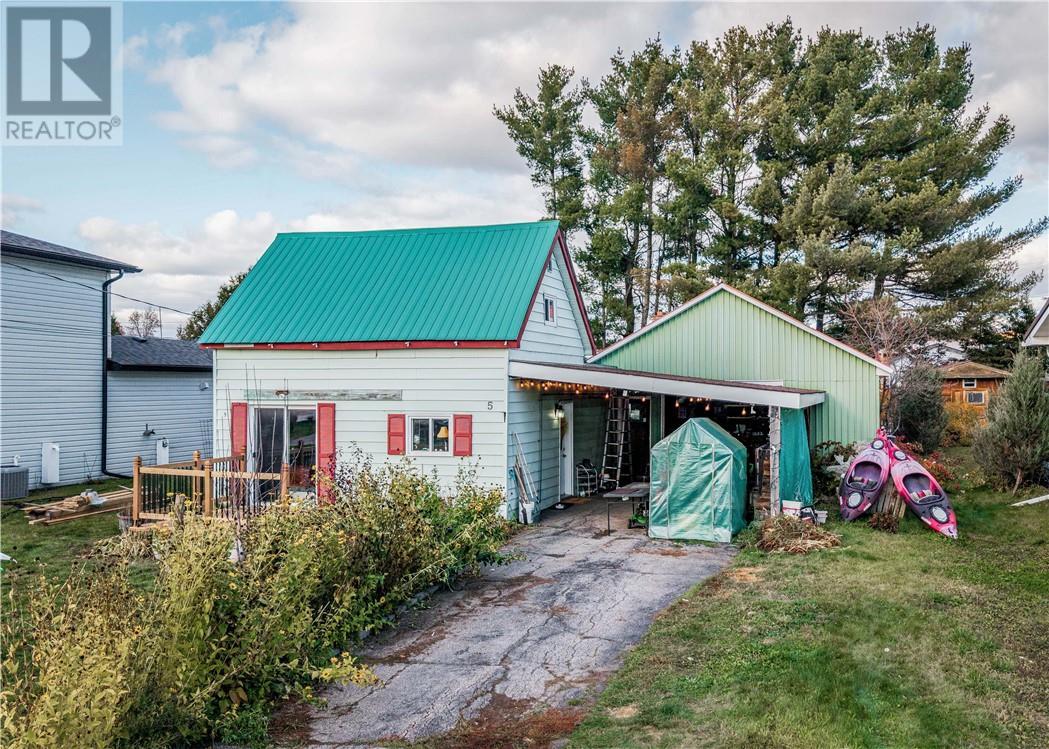 5 Rutland, Warren, ON - Outdoor