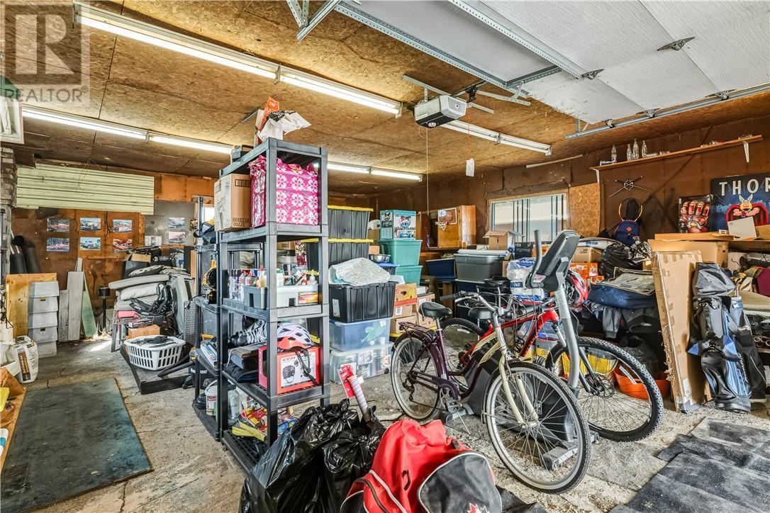 5 Rutland, Warren, ON - Indoor Photo Showing Garage