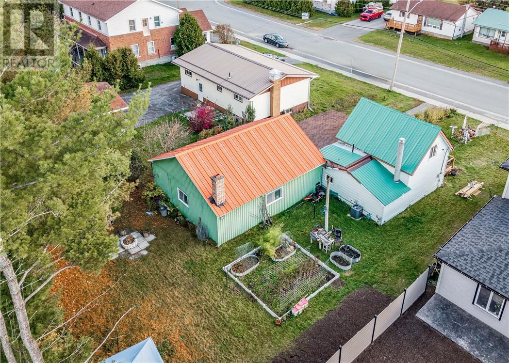 5 Rutland, Warren, ON - Outdoor