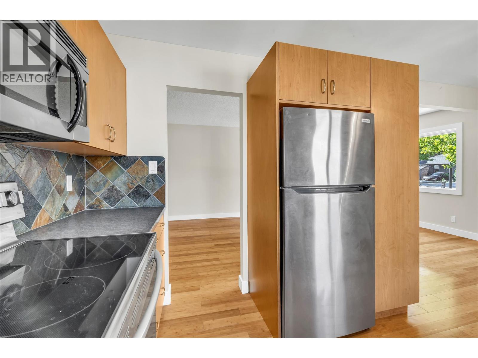 8299 Prairie Valley Road, Summerland, BC - Indoor Photo Showing Kitchen
