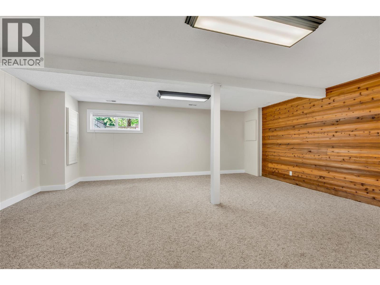 8299 Prairie Valley Road, Summerland, BC - Indoor