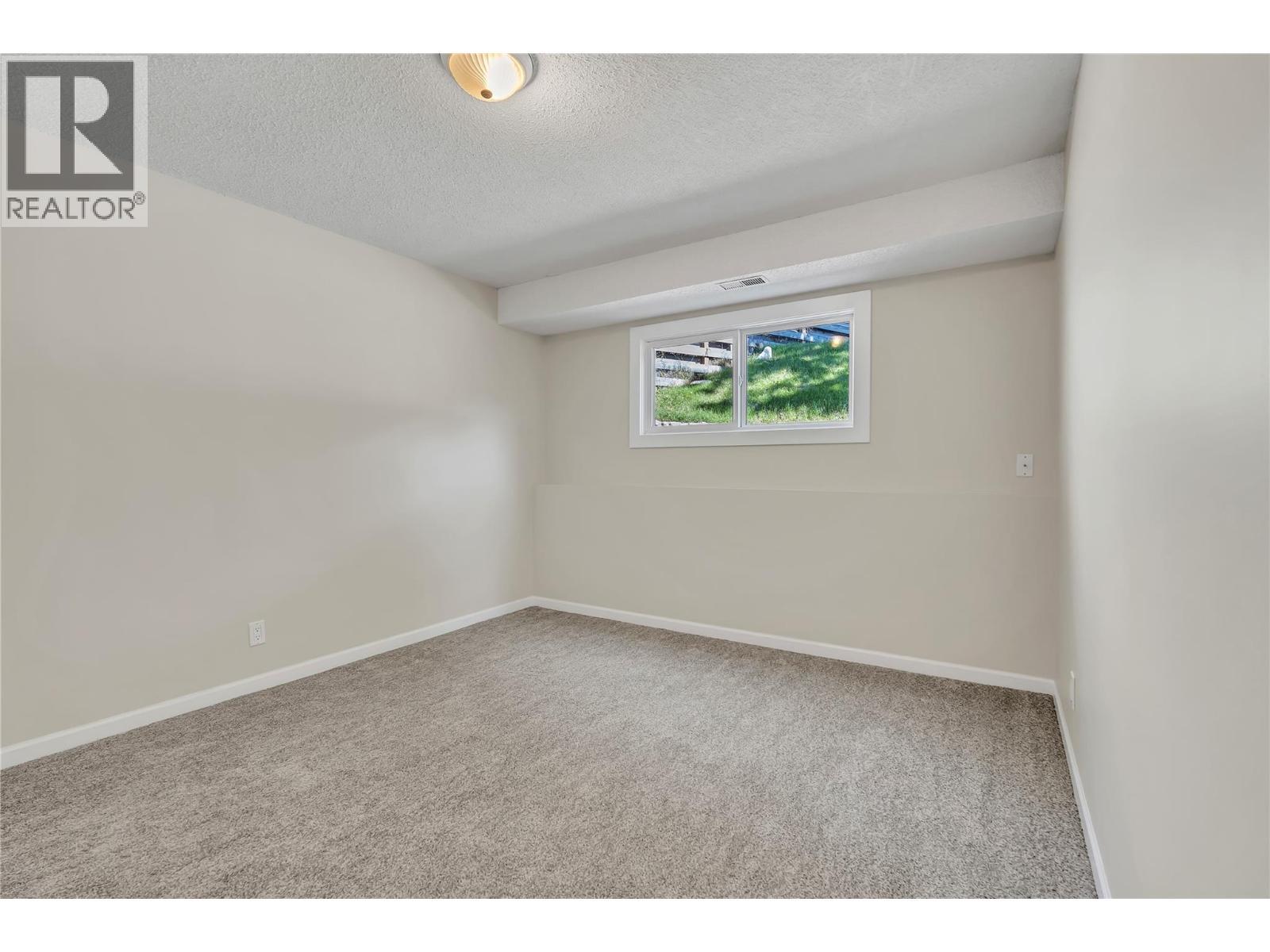 8299 Prairie Valley Road, Summerland, BC - Indoor Photo Showing Other Room