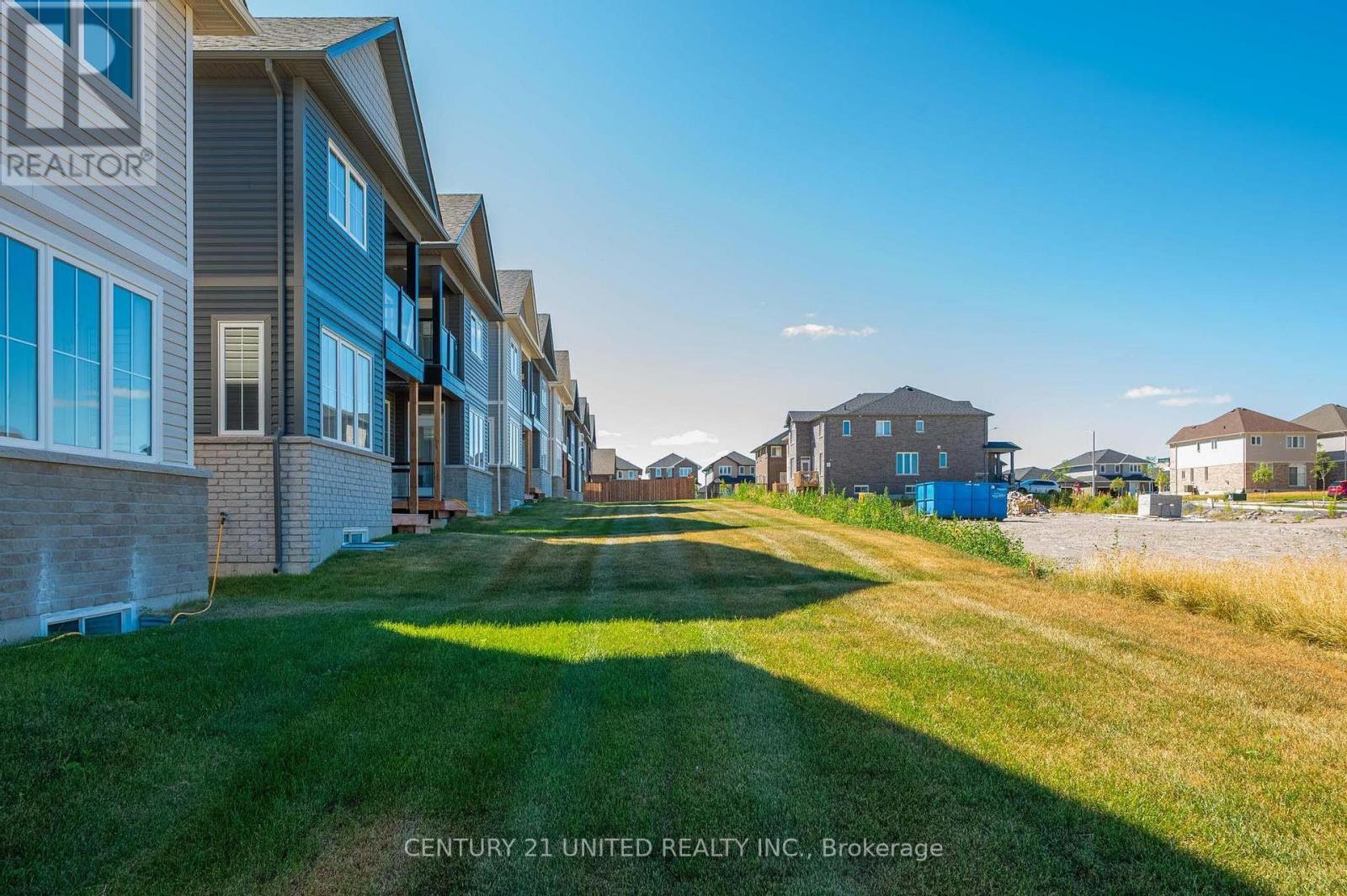 305 Mullighan Gardens, Peterborough (Monaghan Ward 2), ON - Outdoor