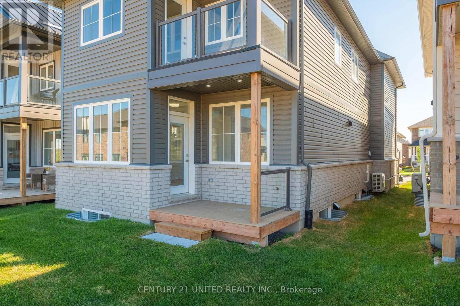305 Mullighan Gardens, Peterborough (Monaghan Ward 2), ON - Outdoor With Balcony