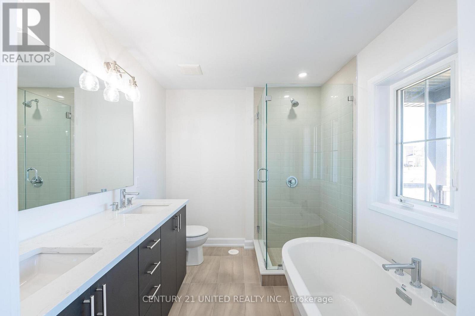 305 Mullighan Gardens, Peterborough (Monaghan Ward 2), ON - Indoor Photo Showing Bathroom