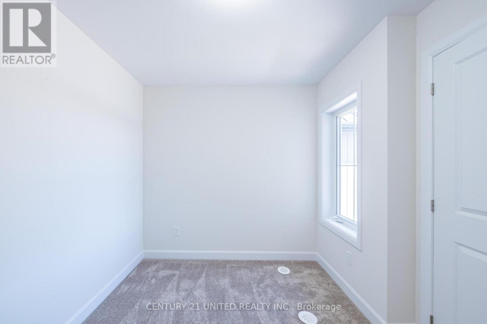 305 Mullighan Gardens, Peterborough (Monaghan Ward 2), ON - Indoor Photo Showing Other Room