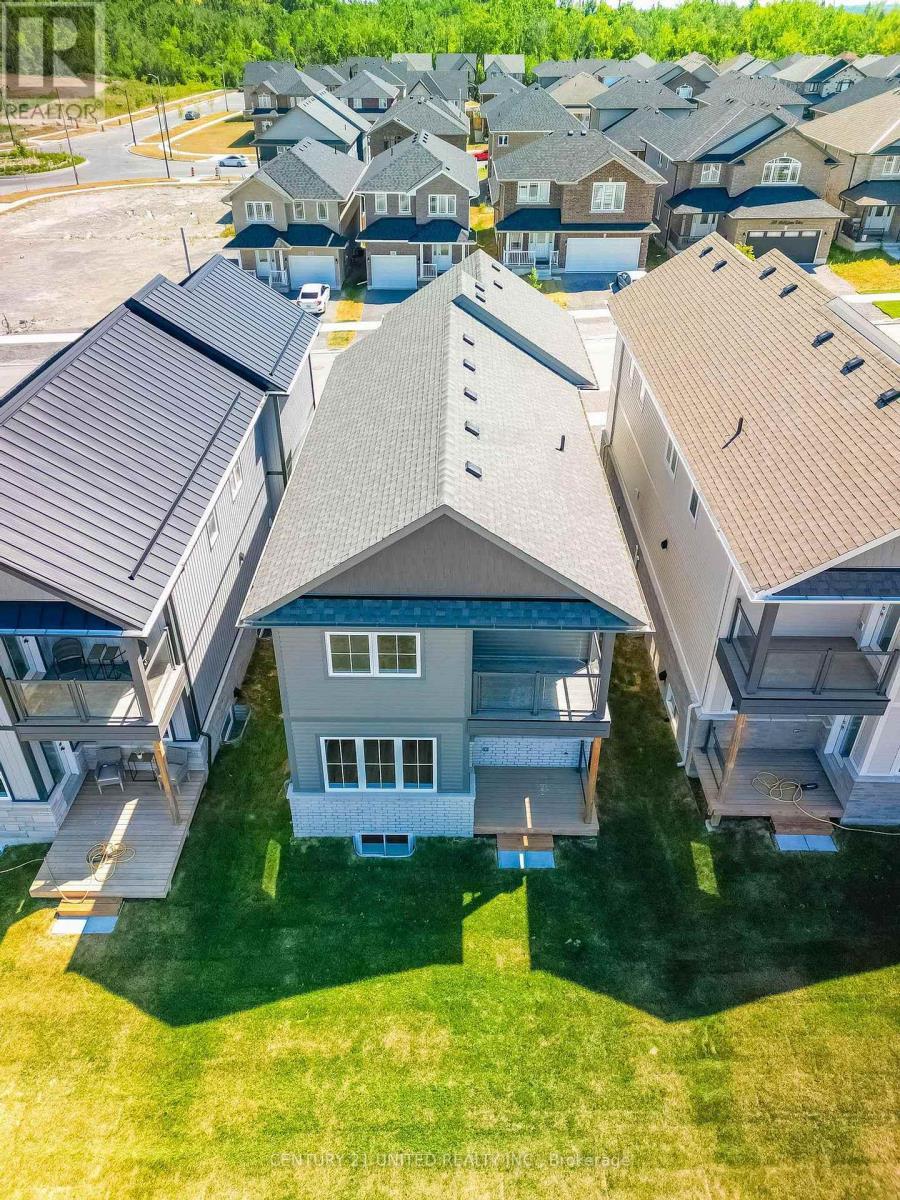 305 Mullighan Gardens, Peterborough (Monaghan Ward 2), ON - Outdoor