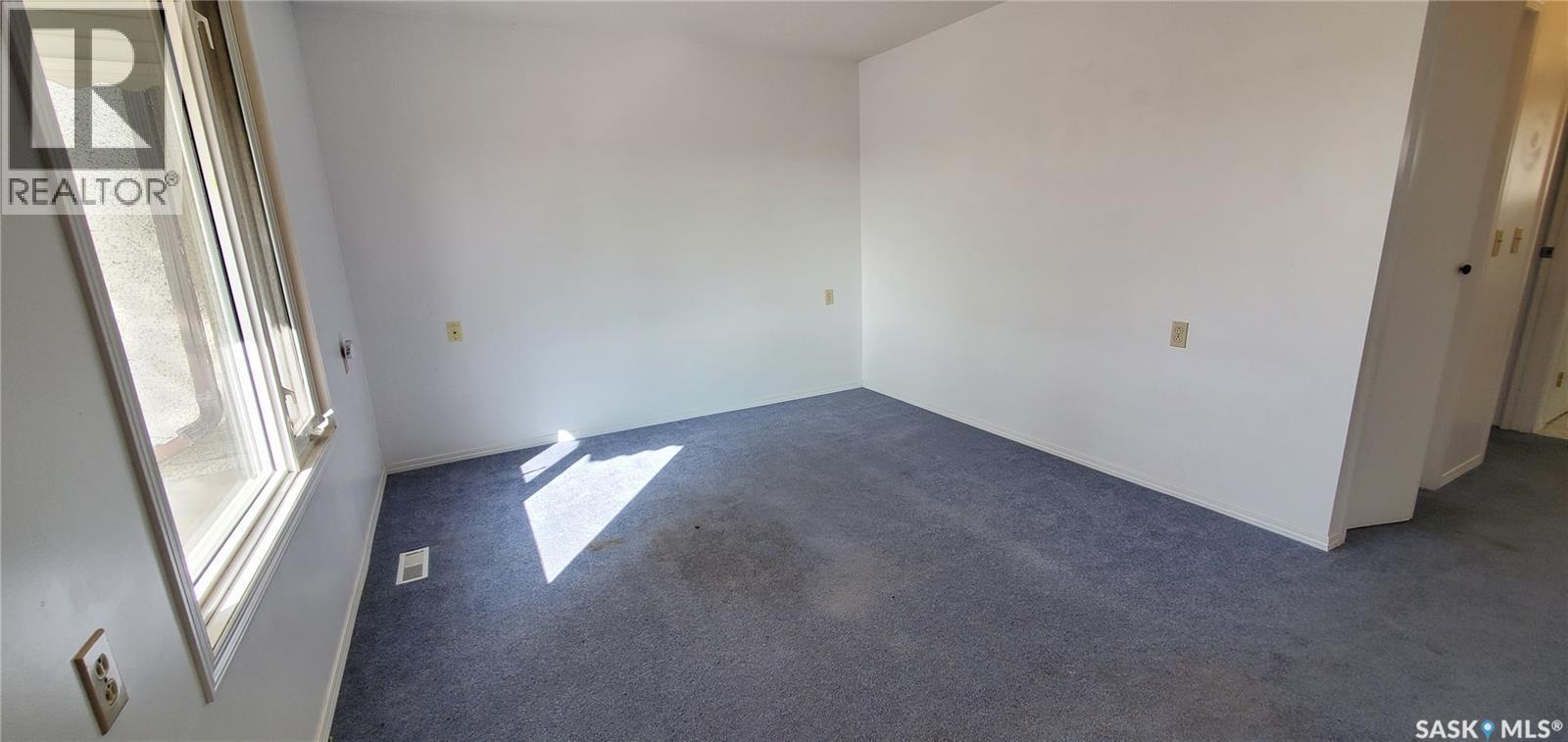 1809 Progress Avenue, Vanguard, SK - Indoor Photo Showing Other Room