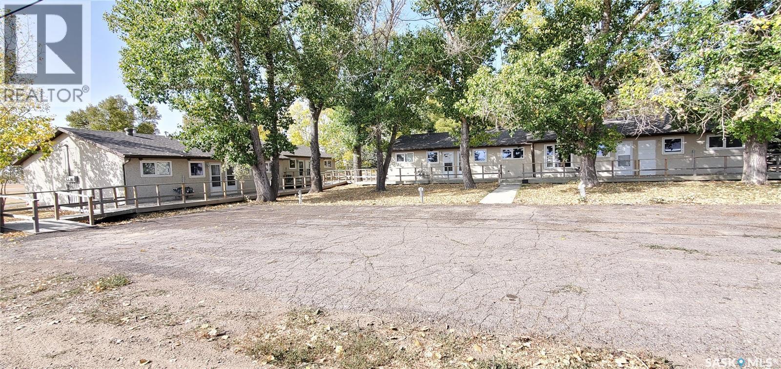 1809 Progress Avenue, Vanguard, SK - Outdoor