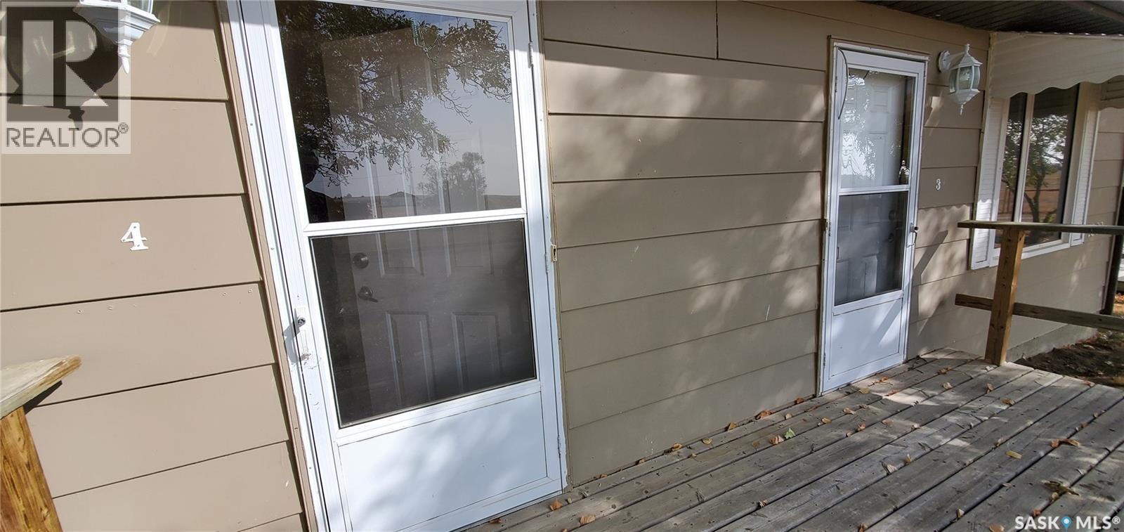 1809 Progress Avenue, Vanguard, SK - With Exterior