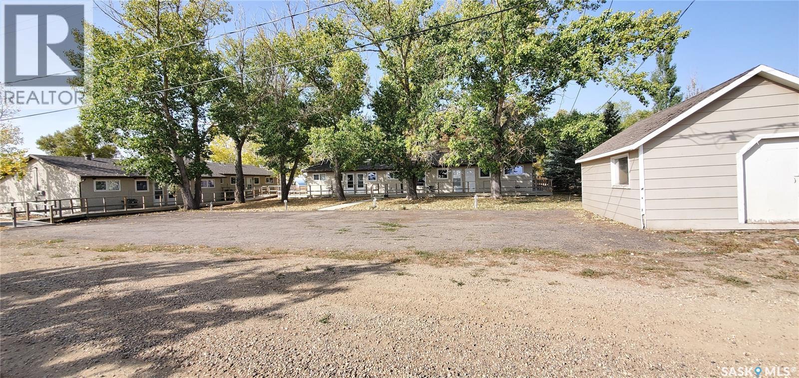 1809 Progress Avenue, Vanguard, SK - Outdoor