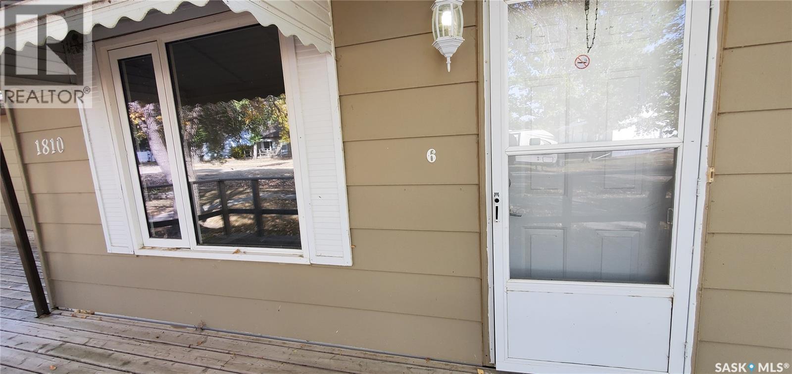 1809 Progress Avenue, Vanguard, SK - With Exterior