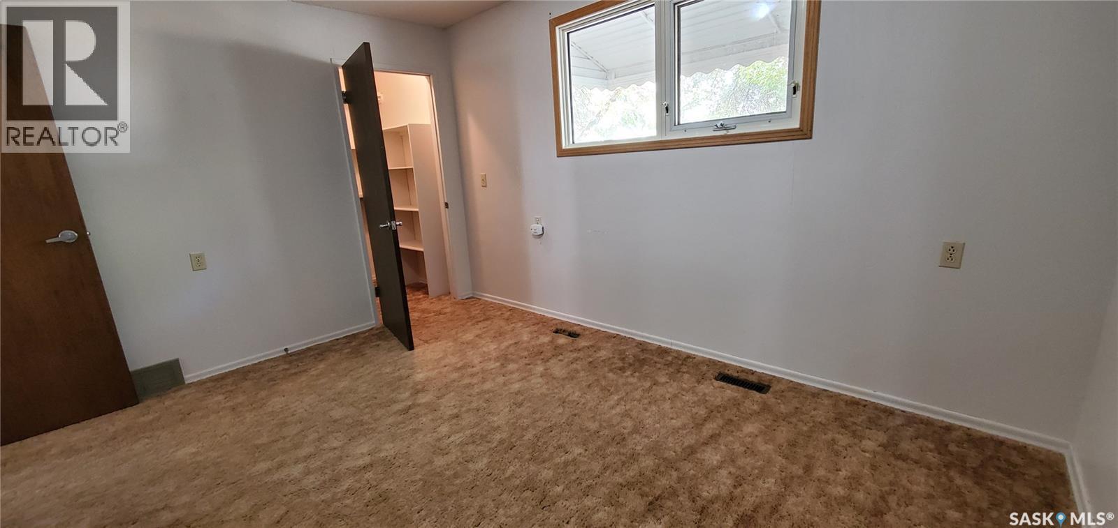 1809 Progress Avenue, Vanguard, SK - Indoor Photo Showing Other Room