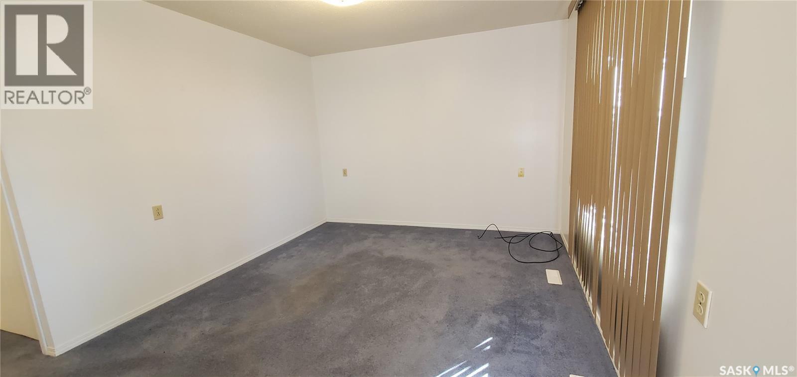 1809 Progress Avenue, Vanguard, SK - Indoor Photo Showing Other Room