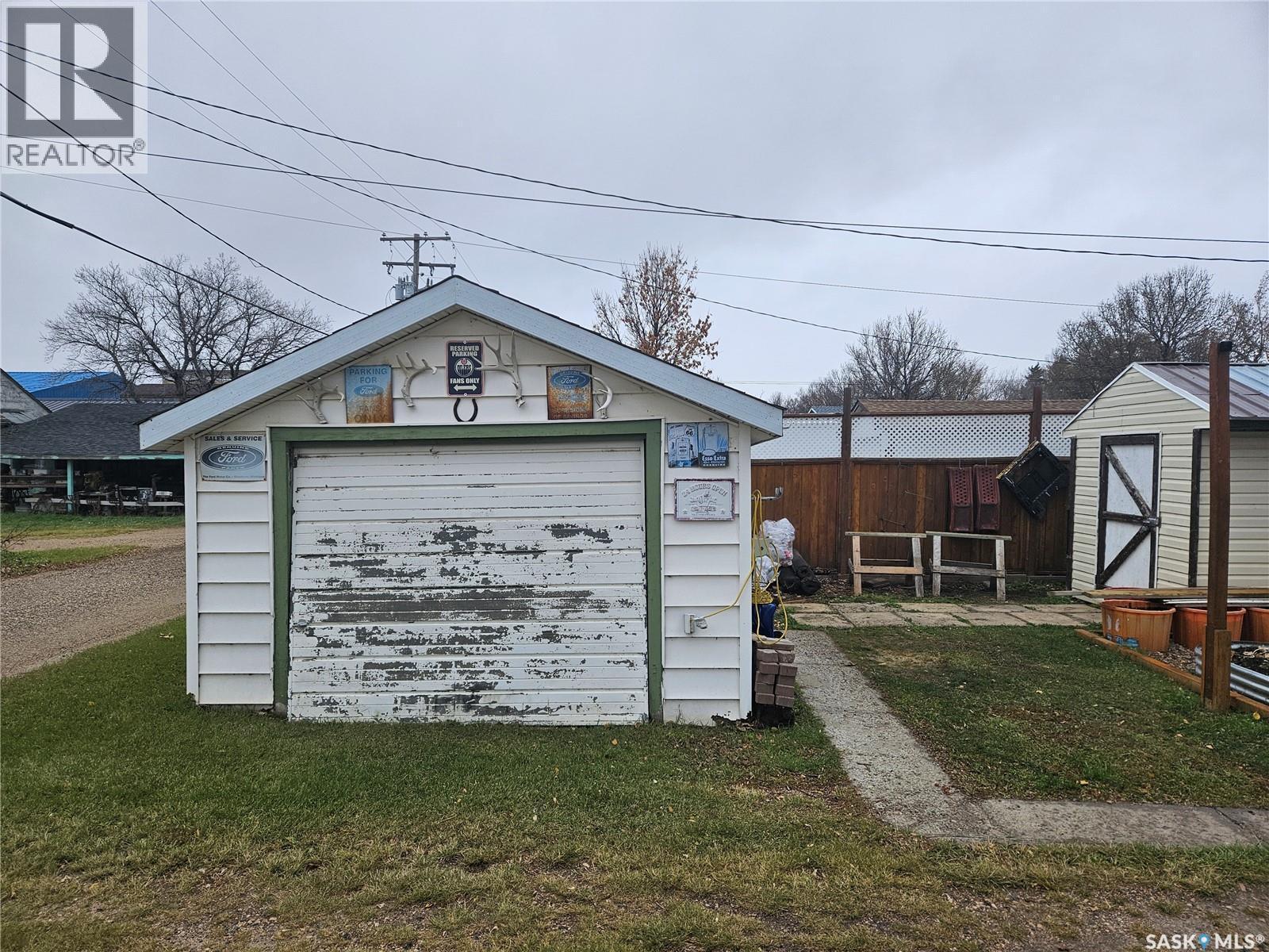 107 Carlyle Street, Arcola, SK - Outdoor