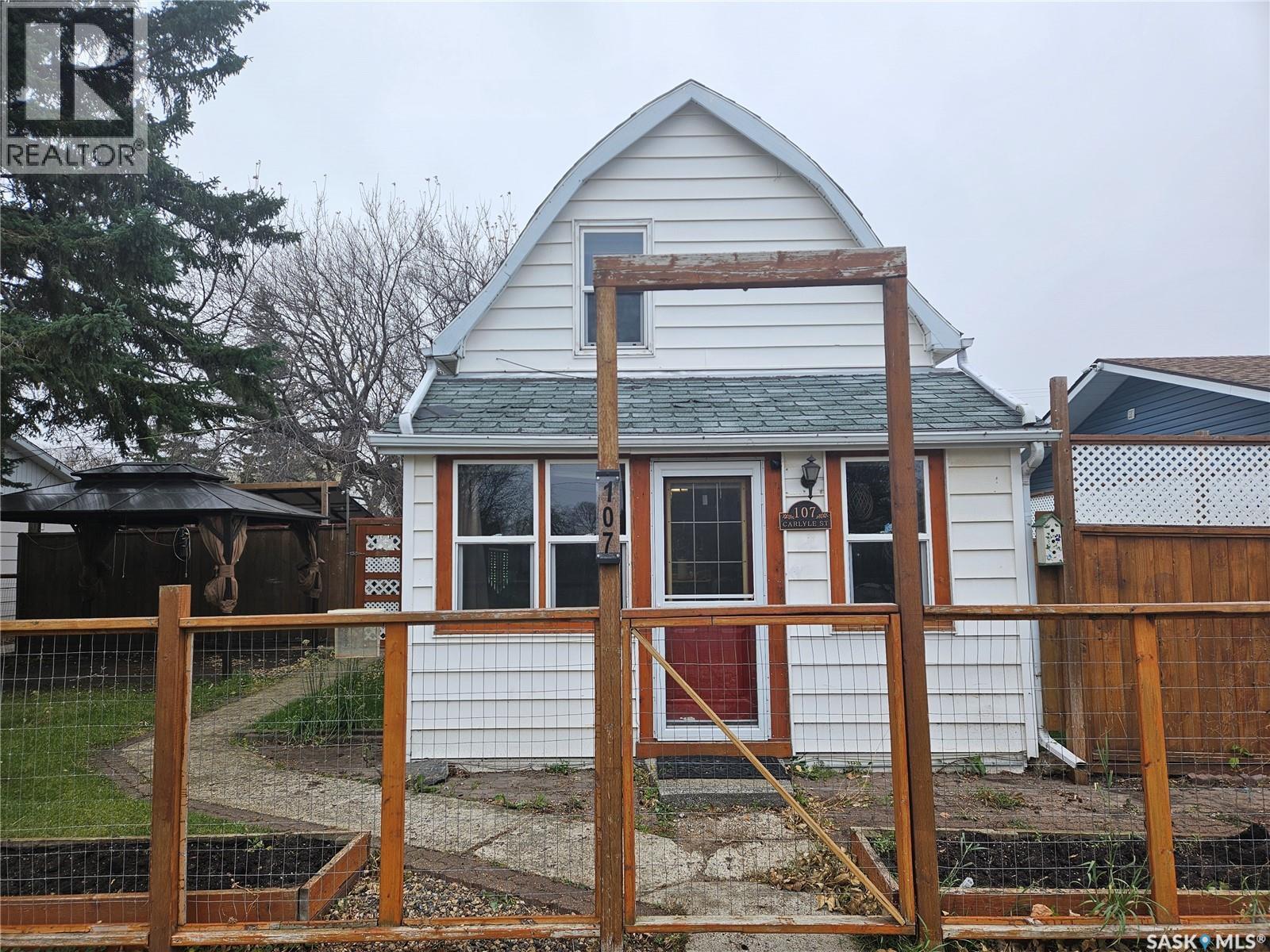 107 Carlyle Street, Arcola, SK - Outdoor