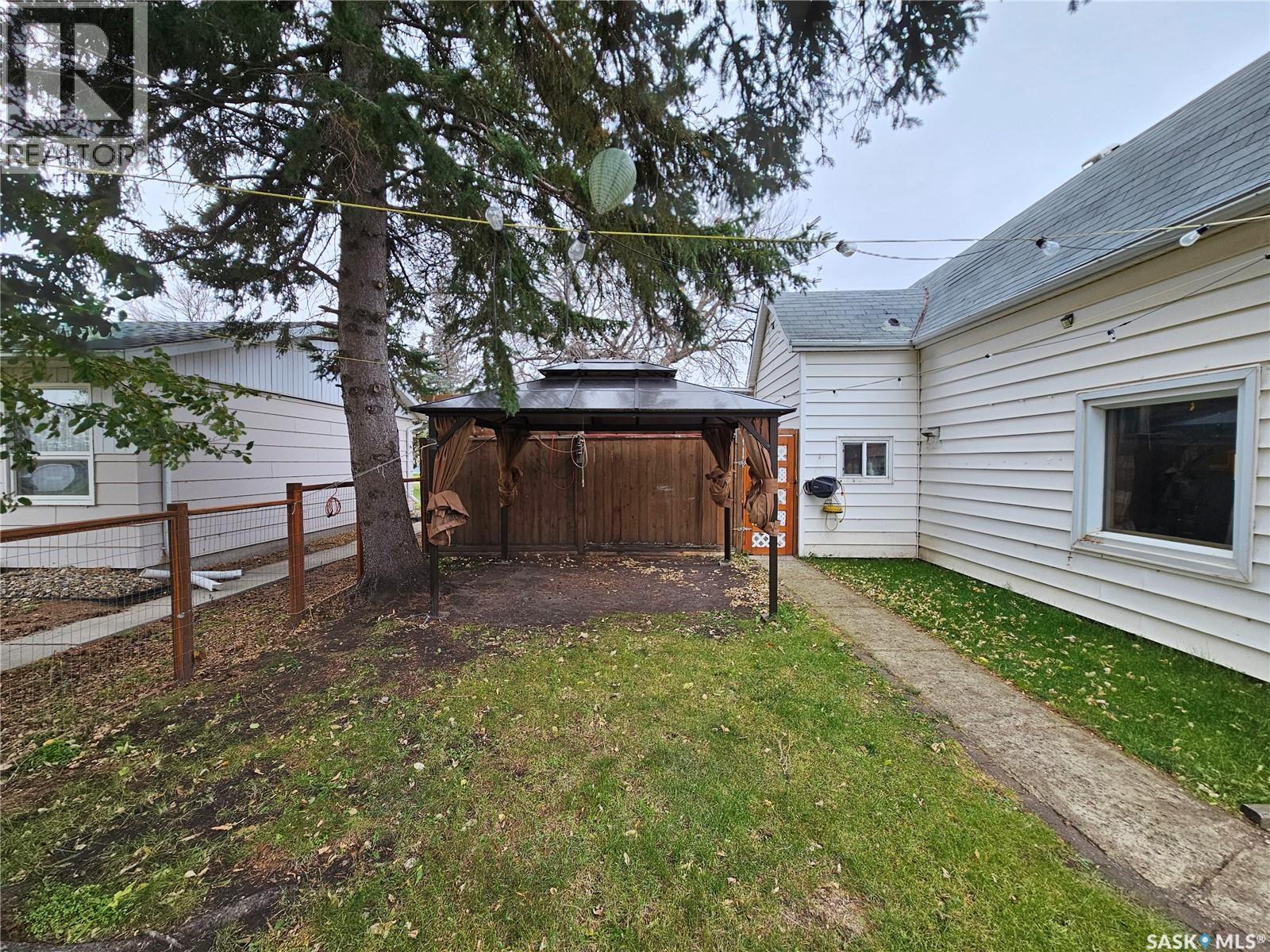 107 Carlyle Street, Arcola, SK - Outdoor