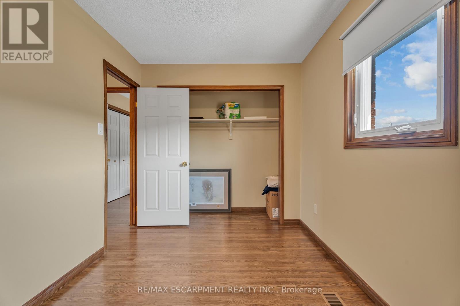 2 Vinehill Drive, Hamilton, ON - Indoor Photo Showing Other Room