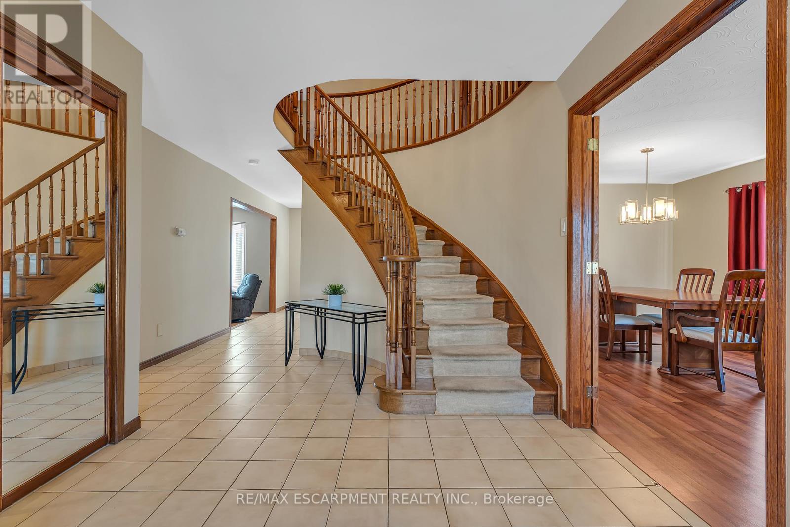 2 Vinehill Drive, Hamilton, ON - Indoor Photo Showing Other Room