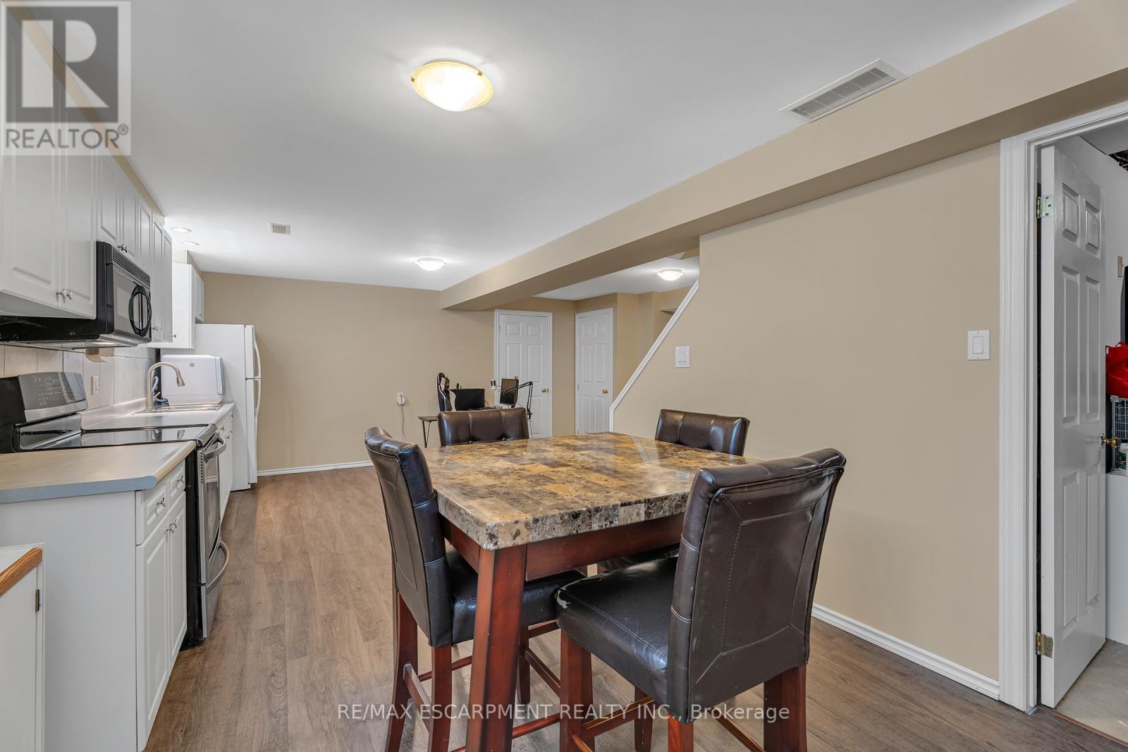 2 Vinehill Drive, Hamilton, ON - Indoor