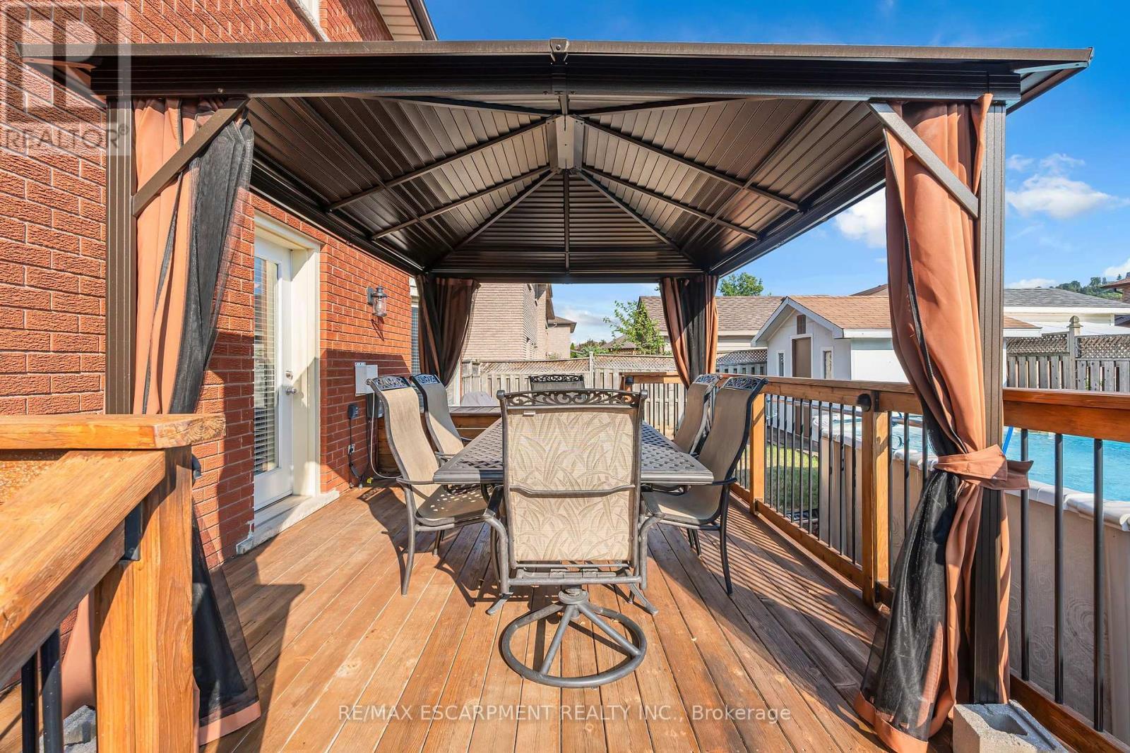 2 Vinehill Drive, Hamilton, ON - Outdoor With Deck Patio Veranda With Exterior